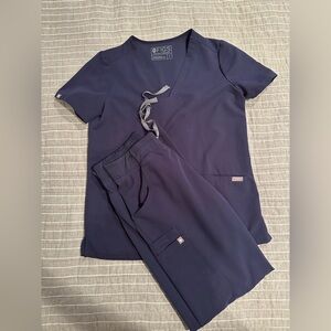 Small Scrub Set in navy